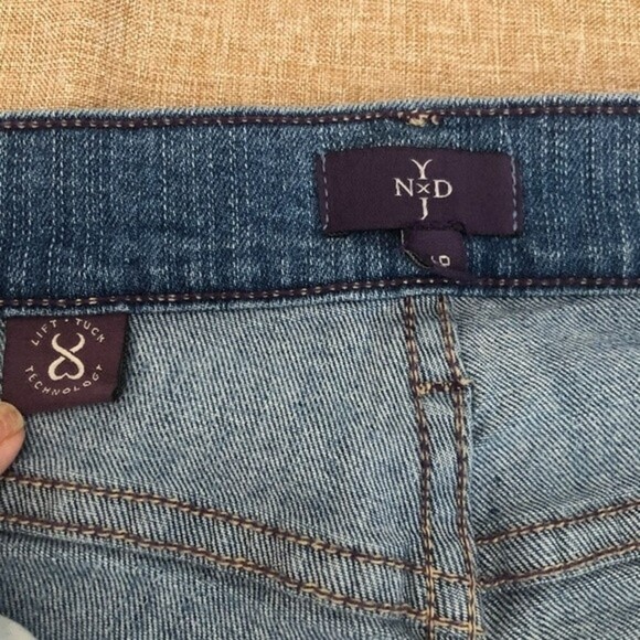 NYDJ Straight Leg Medium Wash Jeans Denim Petite 6P - Picture 7 of 10